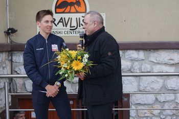 Komendčani čestitali Tadeju Komendčani čestitali Tadeju