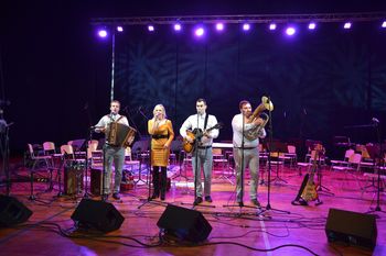 PODARIMO KONCERT