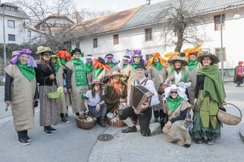 Pustna povorka uspela!