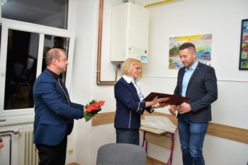Starejši v lastnih domovih potrebujejo pomoč
