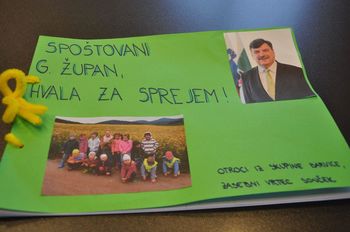 OTROCI IZ VRTCA SONČEK NA OBISKU V OBČINSKI HIŠI