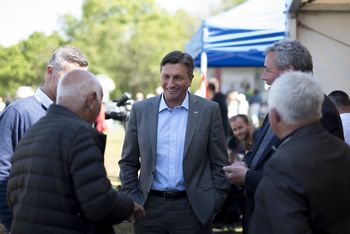 Prvomajsko OPATJE SELO povsem zeleno in v znamenju petnajstletnice vstopa Slovenije v EU 