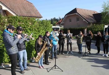 Budnica pihalnega orkestra Cecilija  za prvi maj