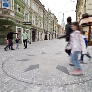 Ana Desetnica: Mednarodni festival uličnega plesa