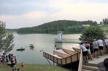 Odprli smo skakalnici za akrobatske skoke v vodo