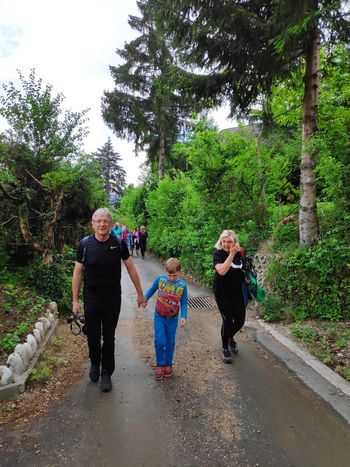 Zdrava šola: Pohod s starimi starši