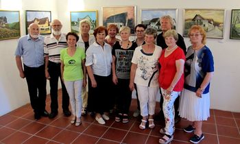 Društvo likovnikov Cerklje pripravilo razstavo Stare slike na platnih nam obudijo spomin