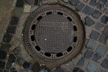 Začetek sanacije kanalizacije na Stražišarjevi in Tomšičevi cesti