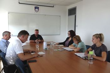 Na sestanku v okviru projekta Local4Green o možnih spodbudah za rabo obnovljivih virov energije v naši občini