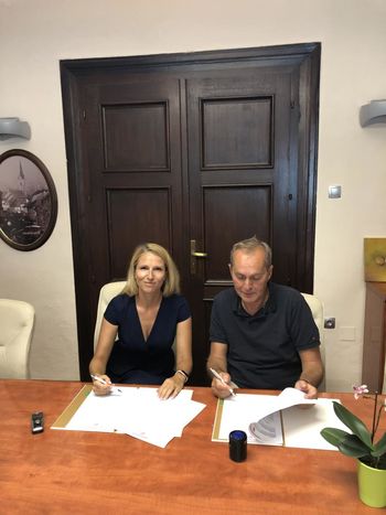 Podpis pogodbe za širitev vodooskrbe
