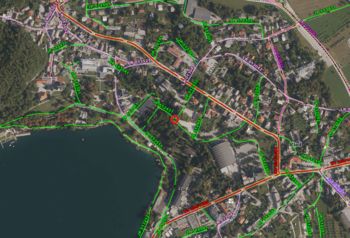 Zapora odseka Prešernove ceste ob Festivalni dvorani Bled
