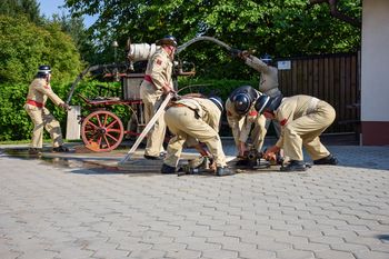8. GASILSKO TEKMOVANJE S STARIMI ROČNIMI IN MOTORNIMI BRIZGALNAMI