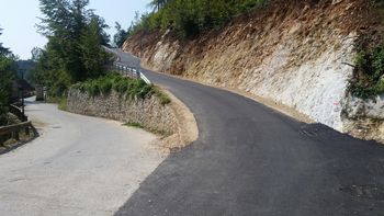 Prenovljena cesta na Spodnje Dobeno