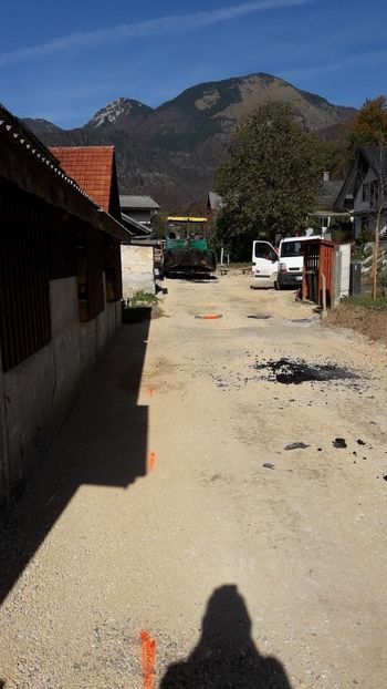 Asfaltiranje ulice v zgornjem delu Tupalič