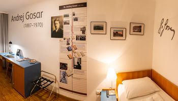 Soba 209 v Hotelu Korotan na Dunaju v spomin na pravnika, ekonomista in sociologa dr. Andreja Gosarja
