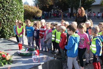 V spomin in opomin mladim