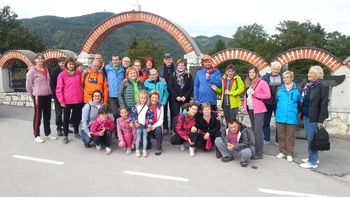 Člani društva Sožitje na vandranju po Andražu