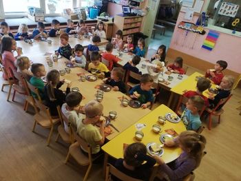 Slovenski tradicionalni zajtrk v vrtcu Ciciban