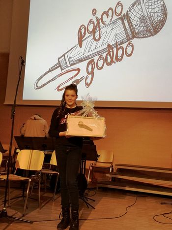Tiana Gatej zmagovalka 3. pevskega festivala Pojmo (z)godbo