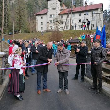 V Jelendolu vaški praznik ob odprtju prenovljene ceste in novih mostovih – Ujma nas je še bolj povezala