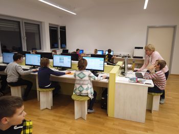 BRALNA NOČ S TRIOM GOLAZNIKUS