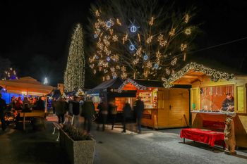 Lučke so prižgane, zimska pravljica živi!