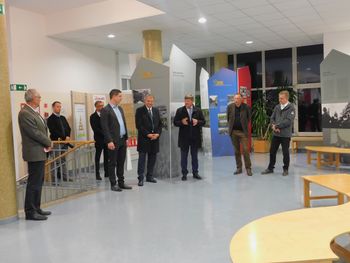 Razstava 33 dni - 100. obletnica ustanovitve Države Slovencev, Hrvatov in Srbov na ogled v OŠ Preddvor