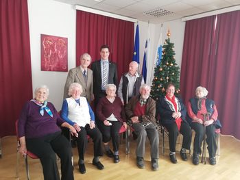 Preddvorski župan Rok Roblek je na tradicionalnem decembrskem sprejemu gostil občane, stare 90 let in več