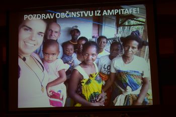 PRI KATJI RAVNIKAR V AMPITAFI NA MADAGASKARJU PRI KATJI RAVNIKAR V AMPITAFI NA MADAGASKARJU