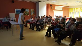 Razlaga in prikaz enostavnih vaj za boljše zdravje in počutje in otvoritev fotografske razstave Janeza Kotarja – Sprehod po nebu 2.0