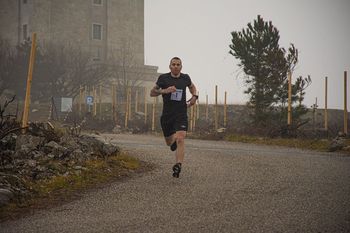 Zmagovalec Pangos v akciji 5. Kras Kros Trail Run 2020 - Foto: Mitja Ambroželj