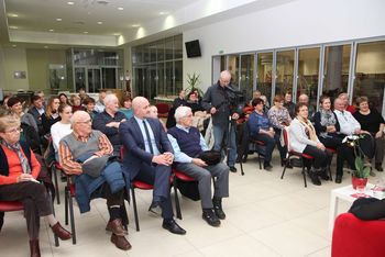 Večer z Jernejo Jezernik