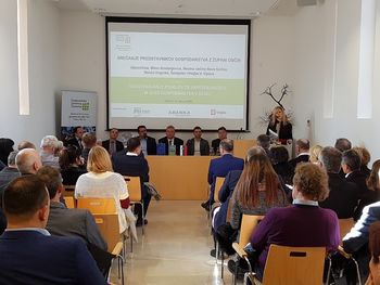 Pomnik miru gostil župane in gospodarstvenike Goriške