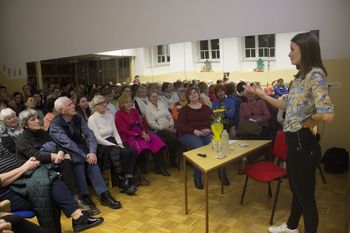 KAKO PRELISIČITI NAŠE MOŽGANE, DA NE BODO TAKO NEGATIVNI ALI SARA ISAKOVIĆ V KNJIŽNICI DR. TONETA PRETNARJA
