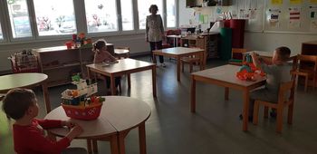 V šolske klopi tržiških šol znova sedlo 422 otrok
