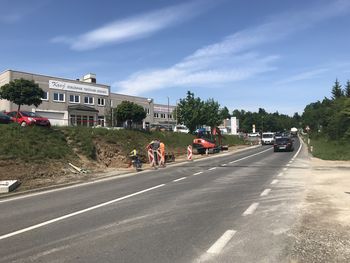 Začela se je izgradnja hodnika za pešce od krožišča Martinj hrib do uvoza v Obrtno cono Logatec