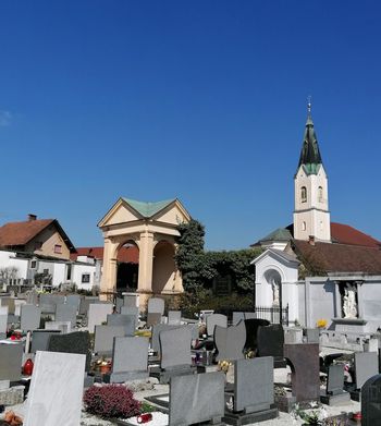 Jelovšek-Pollakov mavzolej na vrhniškem pokopališču (foto: S. K.)