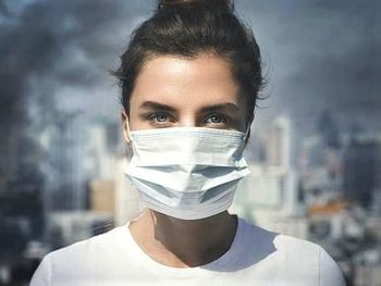 Koronavirus: Obvezna uporaba zaščitnih mask in prepoved zbiranj več kot 50 ljudi