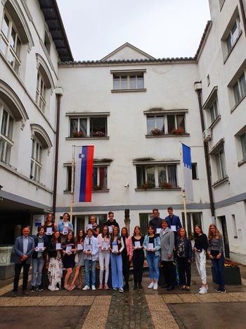 Sedemnajst županovih petic za najboljše učence tržiških osnovnih šol 