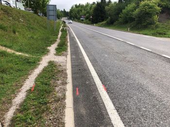 Izgradnja hodnika za pešce ob glavni cesti G2-102/1461 Logatec (Martinj hrib)