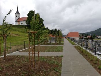 Razširitev pokopališč v Dolenjem in Gorenjem Logatcu