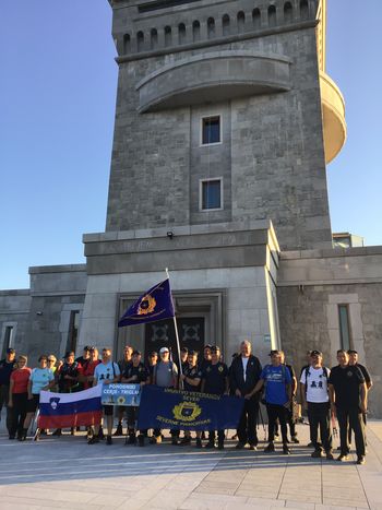 6. spominski pohod članov Društva veteranov Sever Severne Primorske s Cerja na Triglav