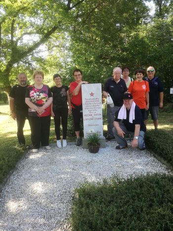 Prvi pohod po spominskih obeležjih Polzele