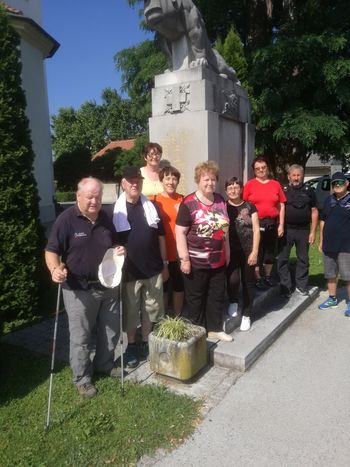 Prvi pohod po spominskih obeležjih Polzele