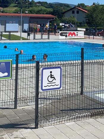 Konjiški bazen tudi invalidom prijazen