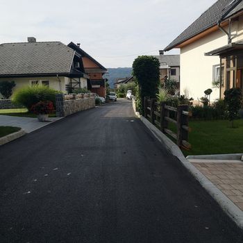 Asfaltirani manjši odseki cest