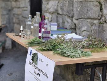 VABILO NA DELAVNICO DESTILACIJE V SODRAŽICI
