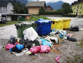 Ukinitev eko otoka na Dobravski ulici na Slovenskem Javorniku Ukinitev eko otoka na Dobravski ulici na Slovenskem Javorniku