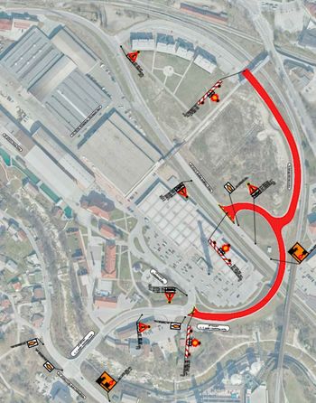 Zaradi preplastitve ceste dvodnevna popolna zapora ceste proti nakupovalnemu centru Spar