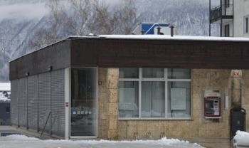 OBČINA BOVEC IN NKBM PODPISALA KUPOPRODAJNO POGODBO OBČINA BOVEC IN NKBM PODPISALA KUPOPRODAJNO POGODBO